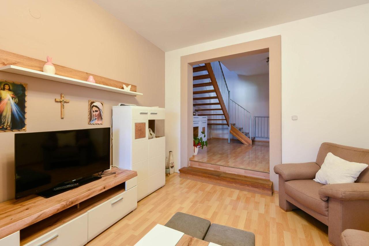 Apartments Karla Orebić Eksteriør bilde