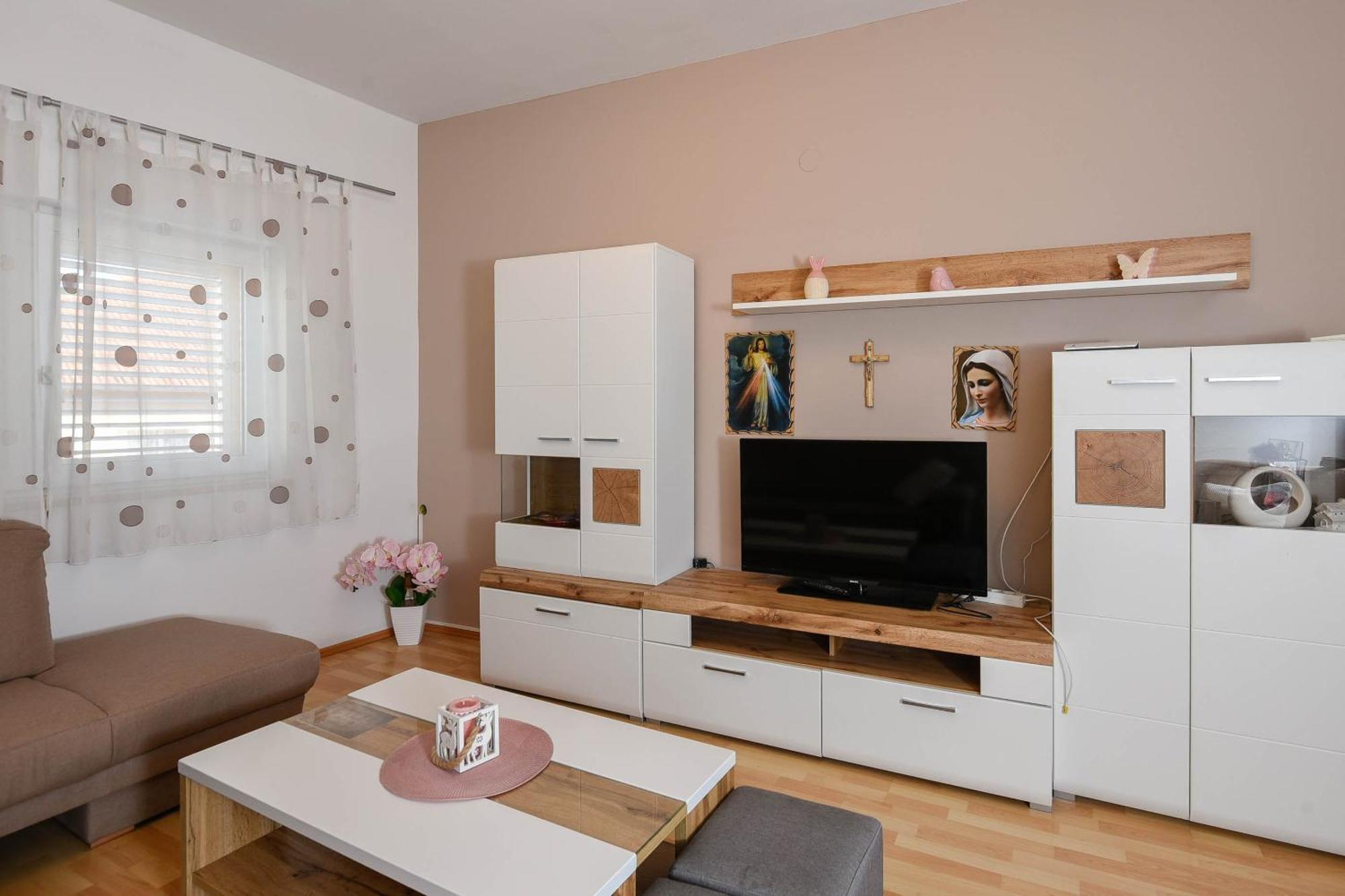 Apartments Karla Orebić Rom bilde