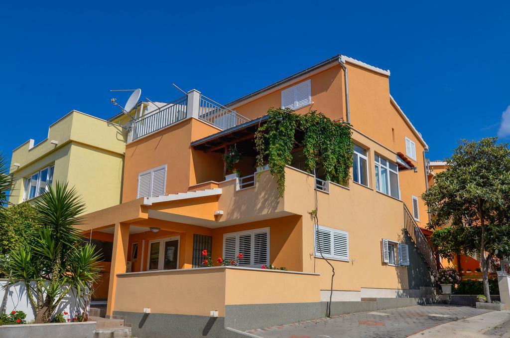 Apartments Karla Orebić Rom bilde