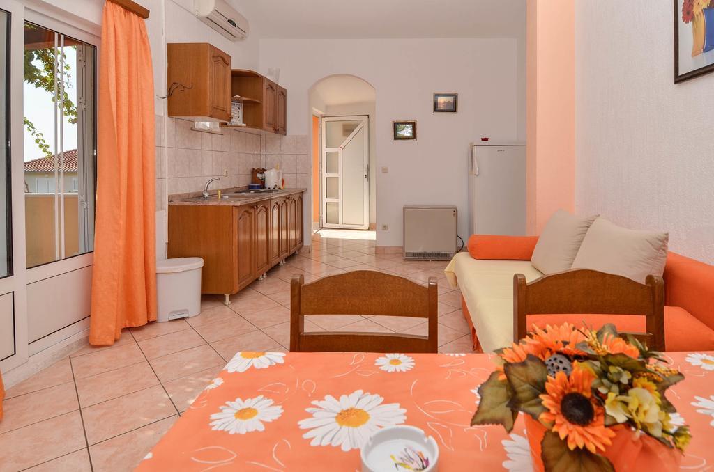 Apartments Karla Orebić Rom bilde