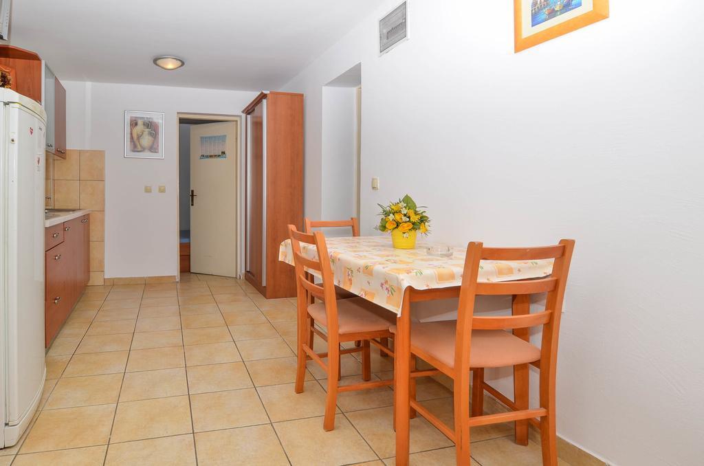 Apartments Karla Orebić Rom bilde