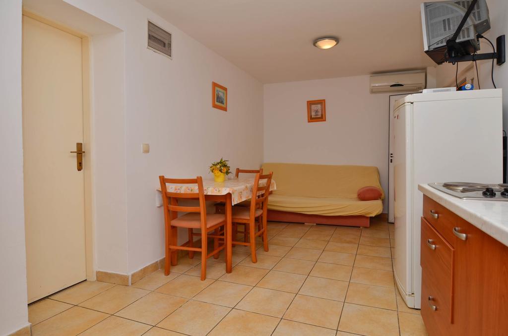 Apartments Karla Orebić Rom bilde